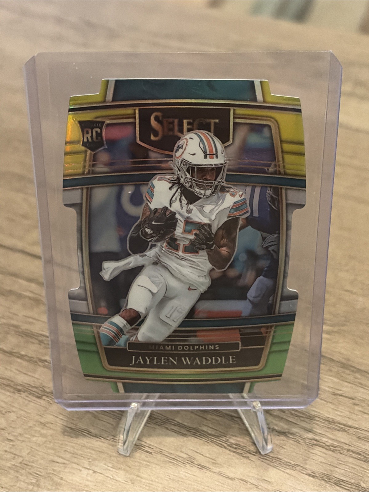 2021 Panini Select Concourse Jaylen Waddle #48 Green & Yellow Prizm Die-Cut (RC)
