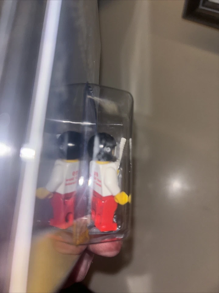 Lego Jugador de Hockey Minifigura Ottawa, Canadá 2019 Gran Inauguración Versión Empleado Foto 3 de 3