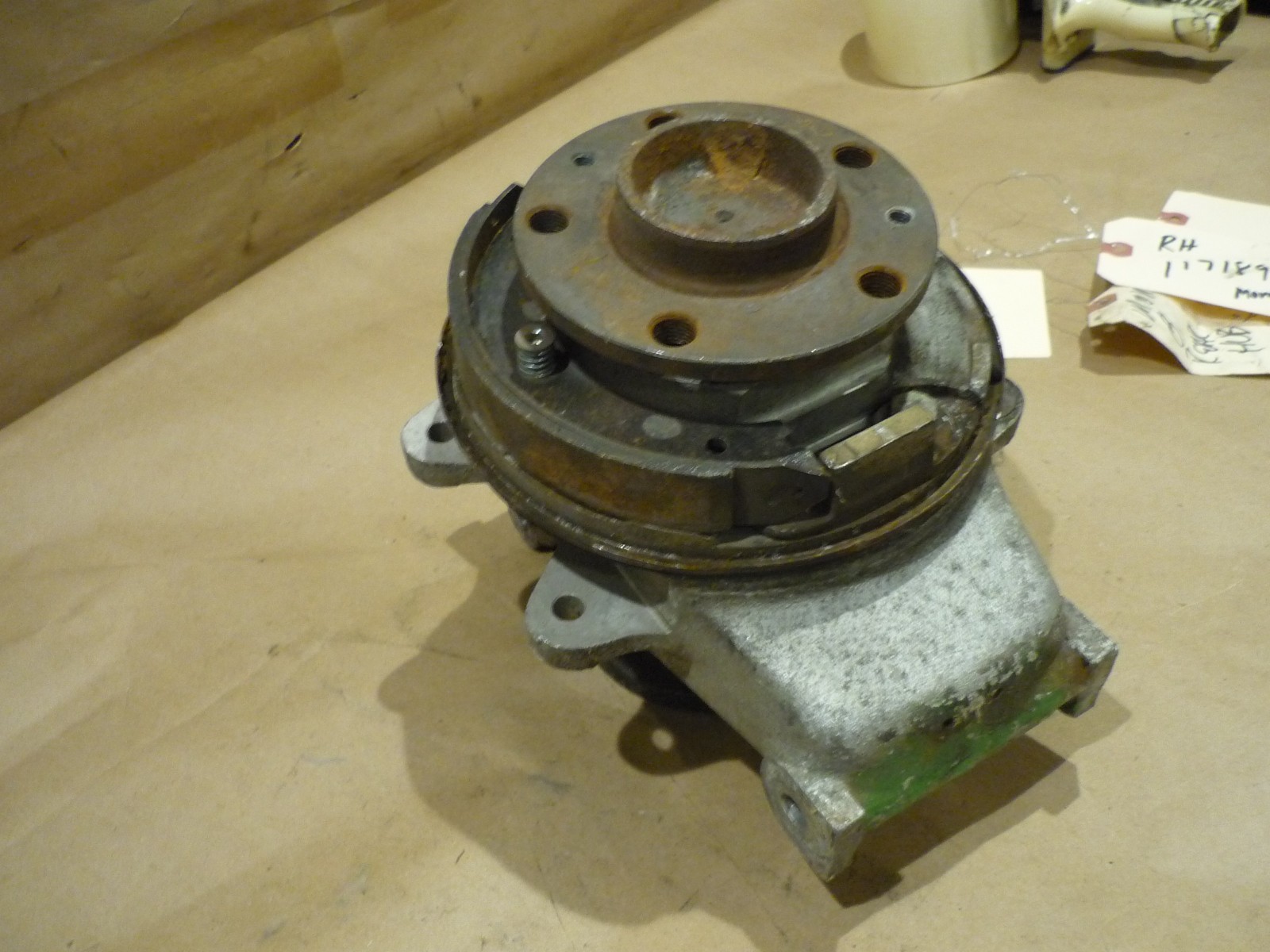Ferrari Mondial 8 USA-QV - LH Rear Axle Hub Holder W/Bearing - P/N 136271-117189
