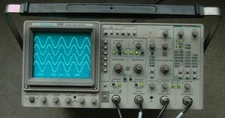 Tektronix 2246 1Y Four Channel 100 MHz Oscilloscope, two probes, power cord
