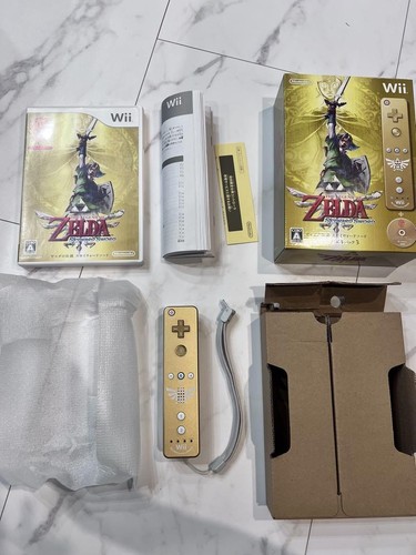 The Legend of Zelda Skyward Sword 25th Anniversary Pack Wii CD Japan Import - Picture 6 of 10