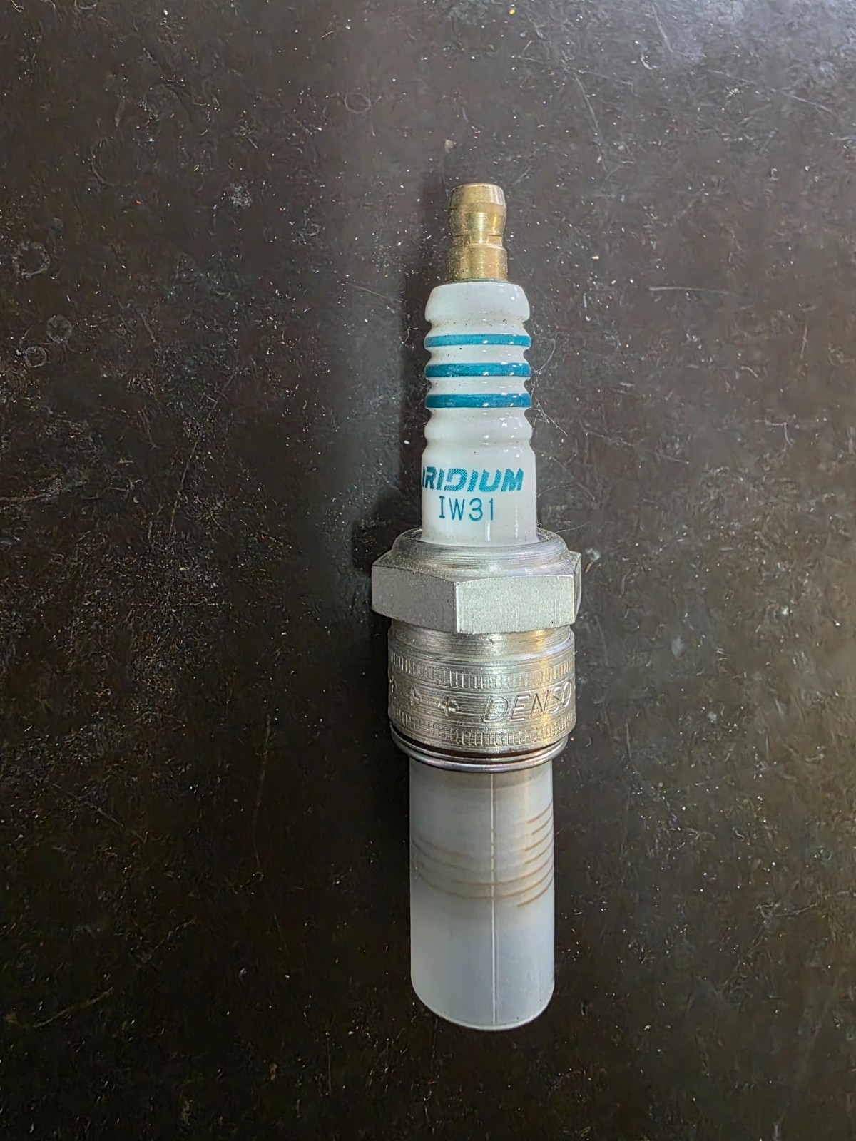 Denso spark plug IW31