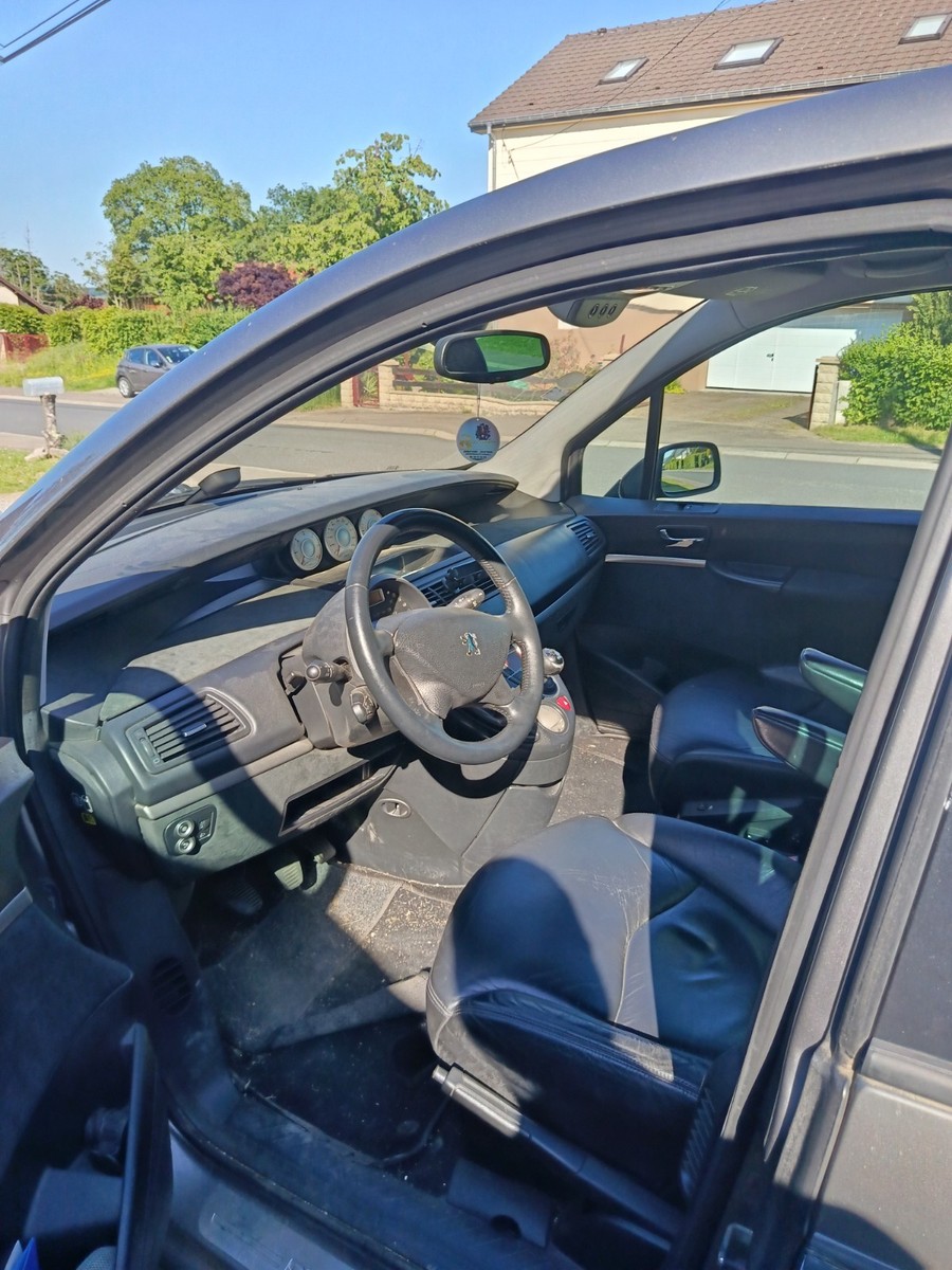 Peugeot 807 2.0 HDi 7 Places