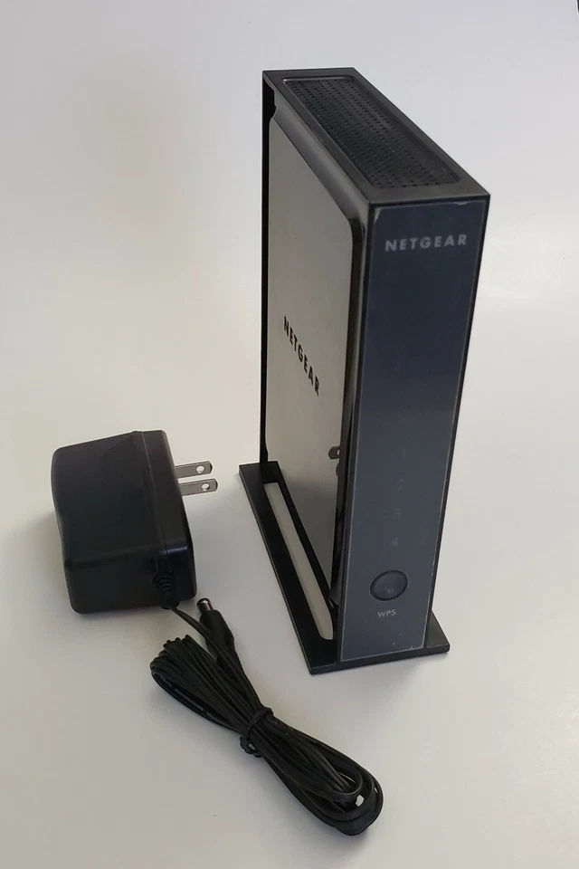 Netgear WNR2000 V4 4-Port 10/100 Wireless N Router (N300) - Image 2 of 4