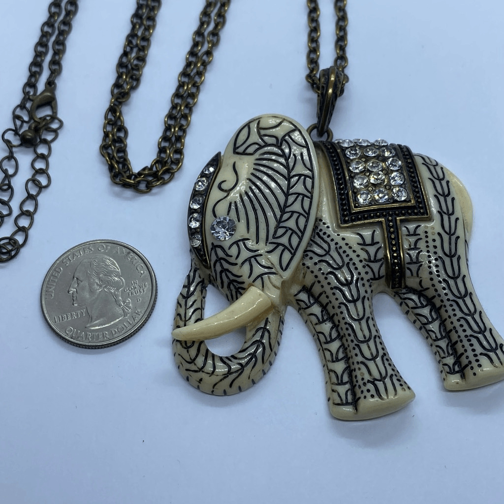 Unique Vintage (90’s) Asian Plastic Elephant Pend… - image 3