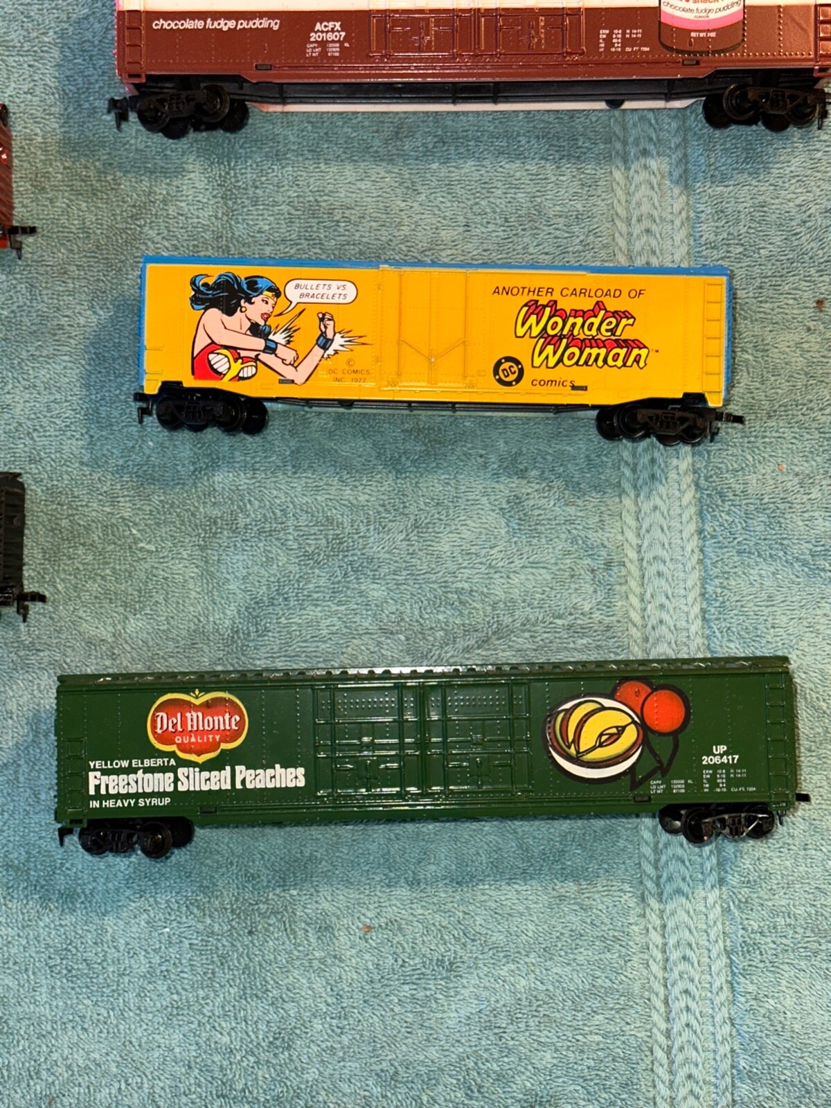 Vtg Mixed Lot of 10 Life Like Miniature Box Car Freight Trains TYCO DC