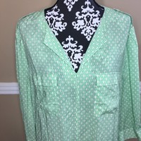Willi Smith Green Geometric V Neck Blouse 3/4 Sleeve Size 1x Willi Smith Green Geometric V Neck Blouse 3/4 Sleeve Size 1x