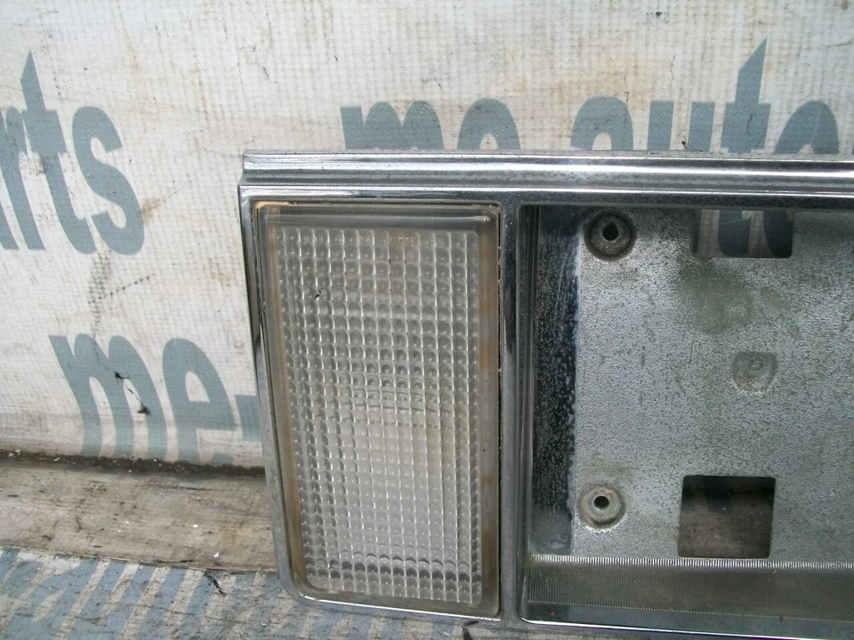 1986-1991 CADILLAC SEVILLE ELDORADO OEM FINISH PANEL LICENSE PLATE REVERSE LIGHT Foto 2 de 4