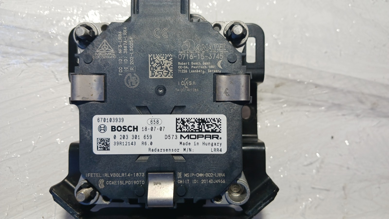 2017- 2020 MASERATI LEVANTE DISTRONIC RADAR SENSOR OEM 670103939 0203301659