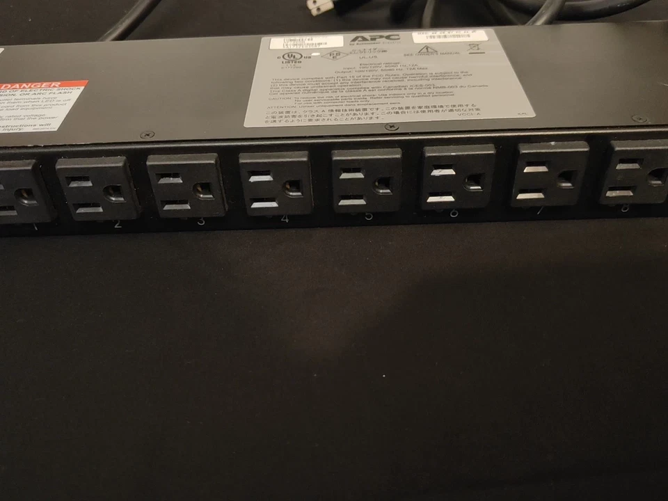APC AP7900B Switched Rack Power Distribution Unit, 8 Outlet,1U - Image 2 of 4