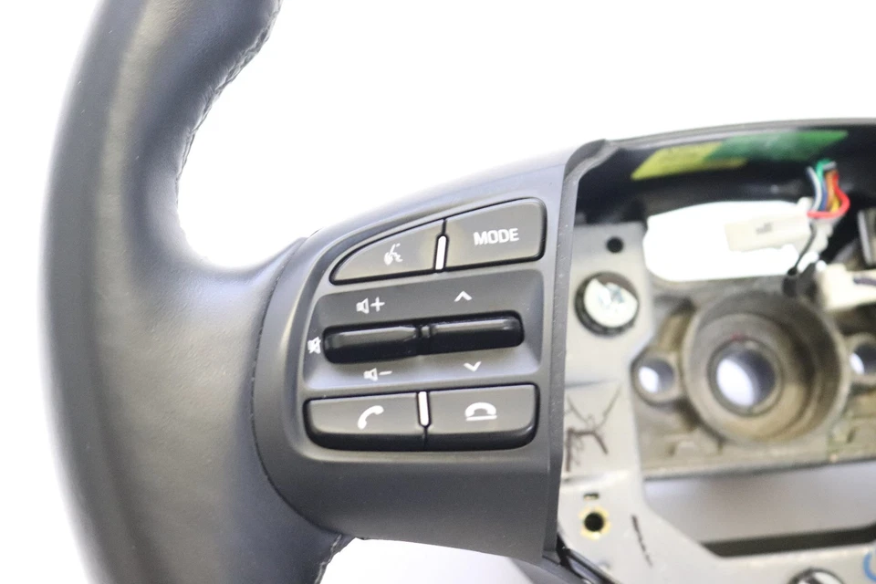 Hyundai I10 III AC3/AI3 56100-K7270 Lenkrad Multifunktionslenkrad mit Heizung - Bild 2 von 4