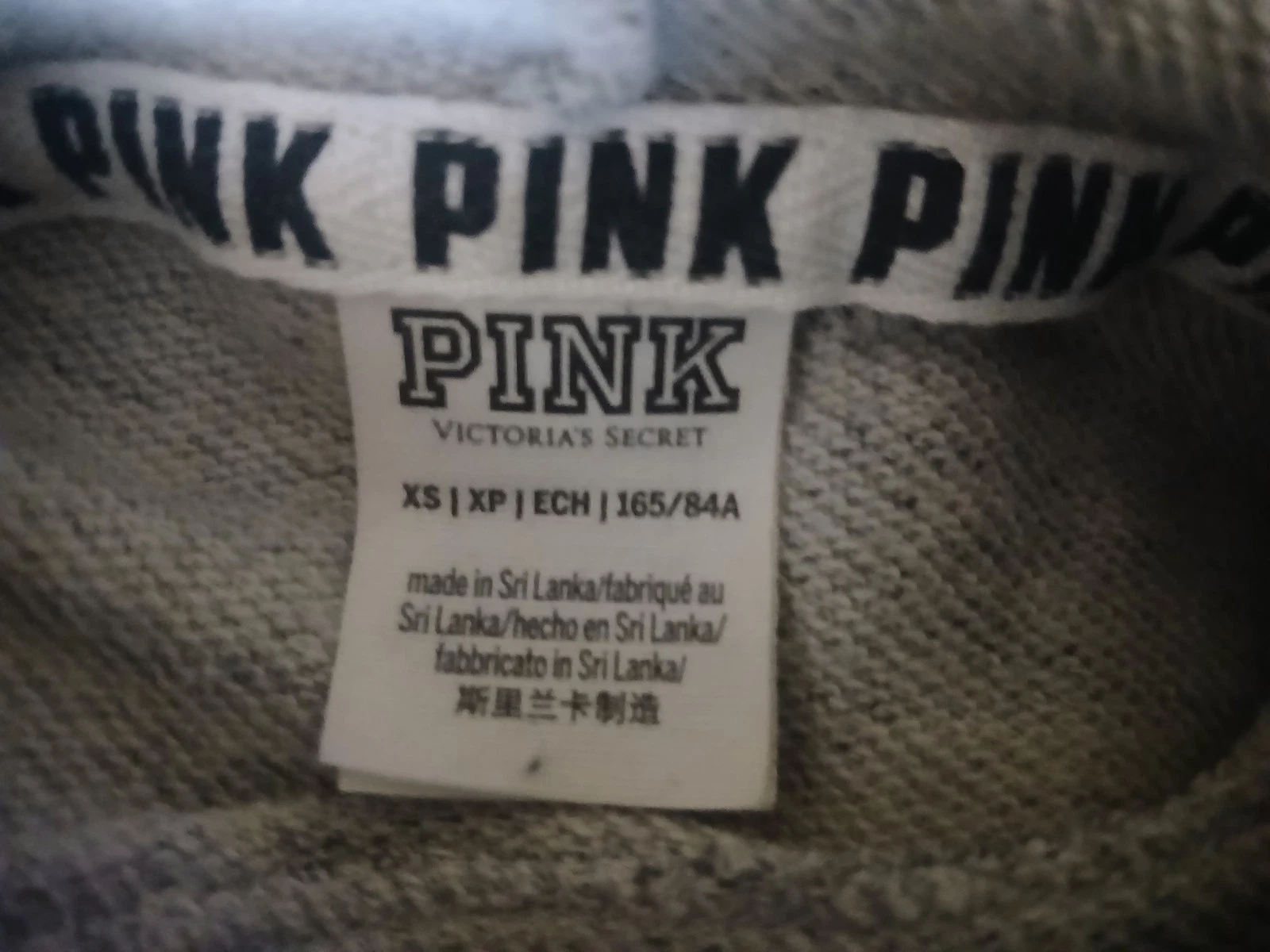 UNDERCOVER Felpa con cappuccio Victoria's Secret donna maglione grafico. Nero grigio 