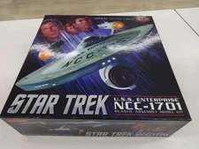 Polar Lights Ncc-1701 Plastic Model
