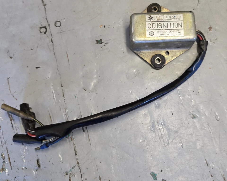 OEM SUZUKI RM100 / RM125 MONTAJE UNIDAD CDI 32900-40220 Foto 2 de 4