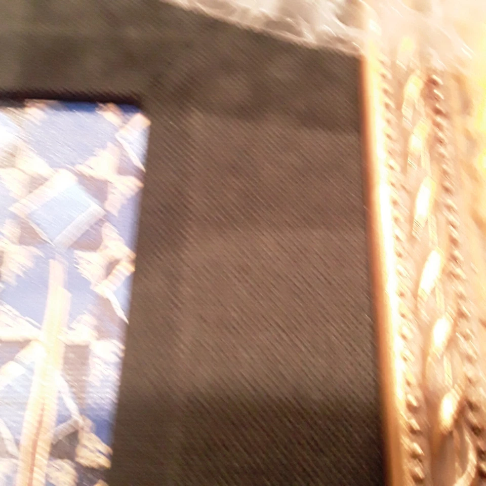 Itzchak Tarkay "Poses de salón" 2001 adornado a mano, lienzo mate/enmarcado Foto 3 de 4