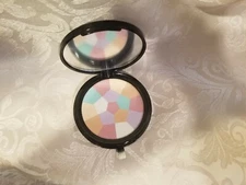 SIGNATURE CLUB A KALEIDOSCOPE BRIGHTENING & FINISHING POWDER