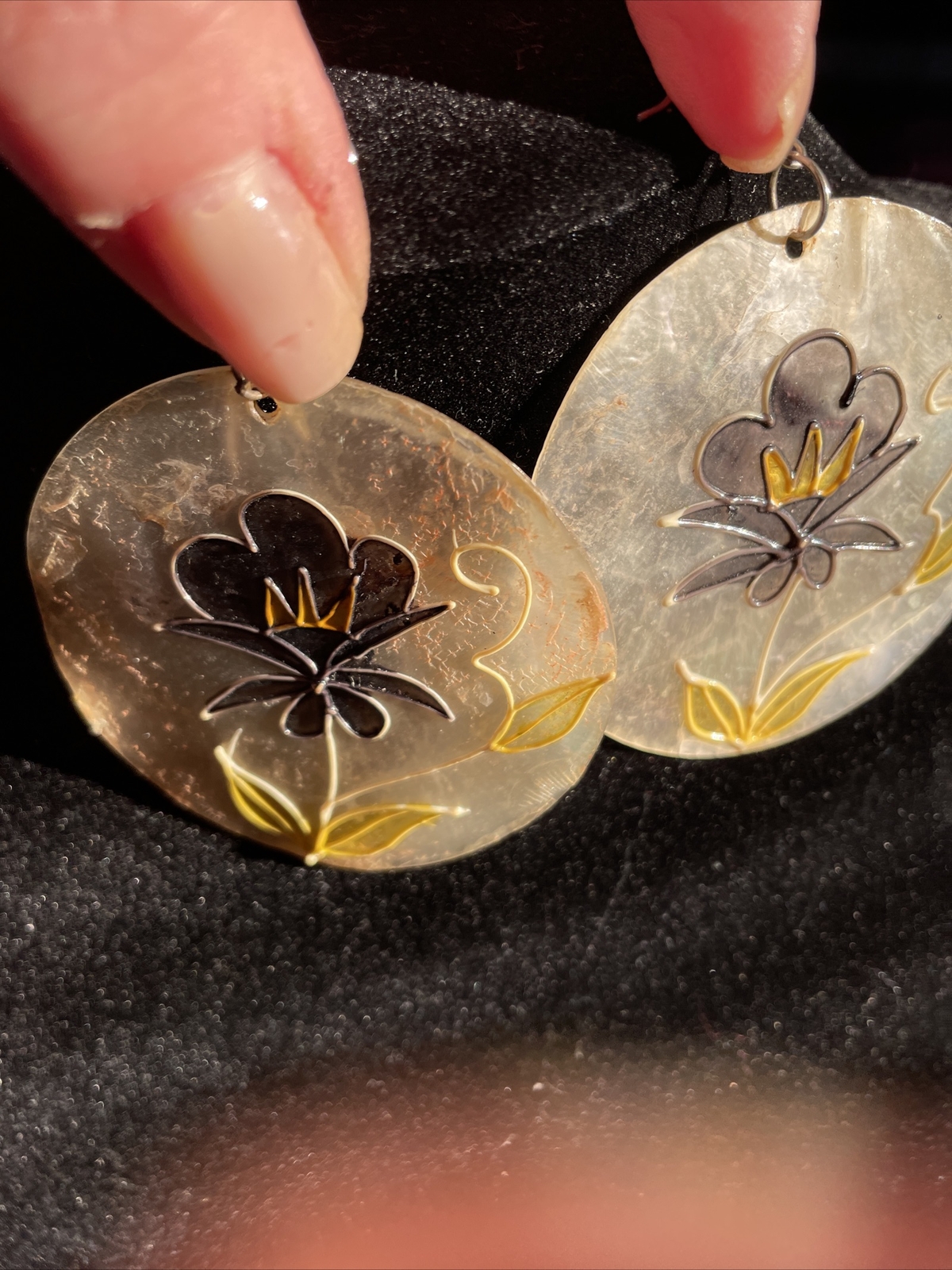 Round Shell painted with flower Disk Earrings 2”x… - image 4