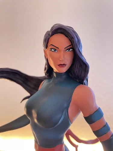 Estatua de Marvel Psylocke de la colección Diamond Select Premier