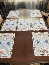 VINTAGE BATTENBURG LACE FLORAL APLICATIONS 7 PLACEMATS NEW