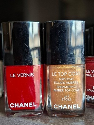 Set of 2 CHANEL Le Vernis Nail Polish - 08 Pirate, 347 Etoile top coat