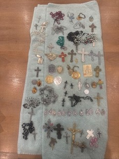 Vintage lot of 70 religious items rosaries crucifixes pendants pls read