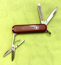 Victorinox Classic SD Red - Old Model w/ Nail Tip-