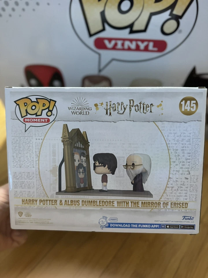 Funko firmado de Harry Potter por Daniel Radcliffe Movie Moments Mirror Dumbledore Foto 3 de 4