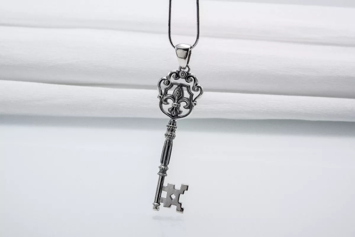 Fleur de clearance lis key necklace