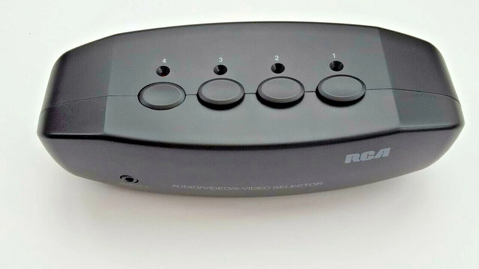 Audiovox / RCA Model DH4VS 4 Way Audio/Vidio/S-Video Selector Switch - NEW - Image 3 of 4