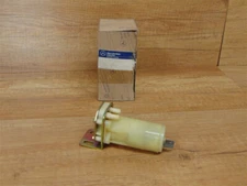 Pane Washer Pump Genuine Mercedes 300/301/309 - A0008693121