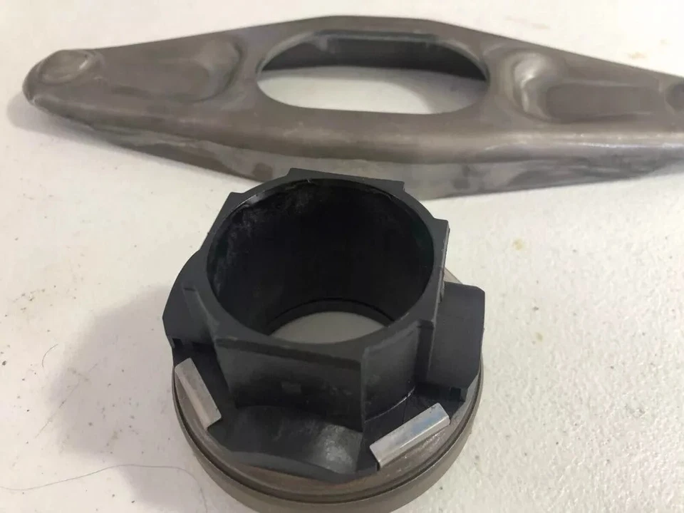 Nuevo cojinete de liberación de embrague con palanca de horquilla de liberación LUK BMW OEM 21517564027 Foto 2 de 4