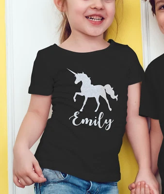 ADORED SOUL Personalisiertes Einhorn Kinder T-Shirt Kleinkind Wunschname GLITZER Druck Mädchen L284