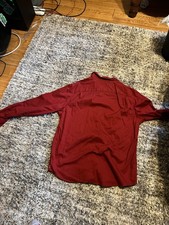 Wrangler Men  s L Red Solid Long Sleeve Collared Button-Up Shirt w/ Pockets