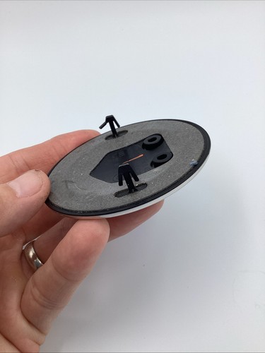 Oem 16-24 BMW Emblem G30 F90 G31 F40 530i 74413910 9498988 - Picture 5 of 5