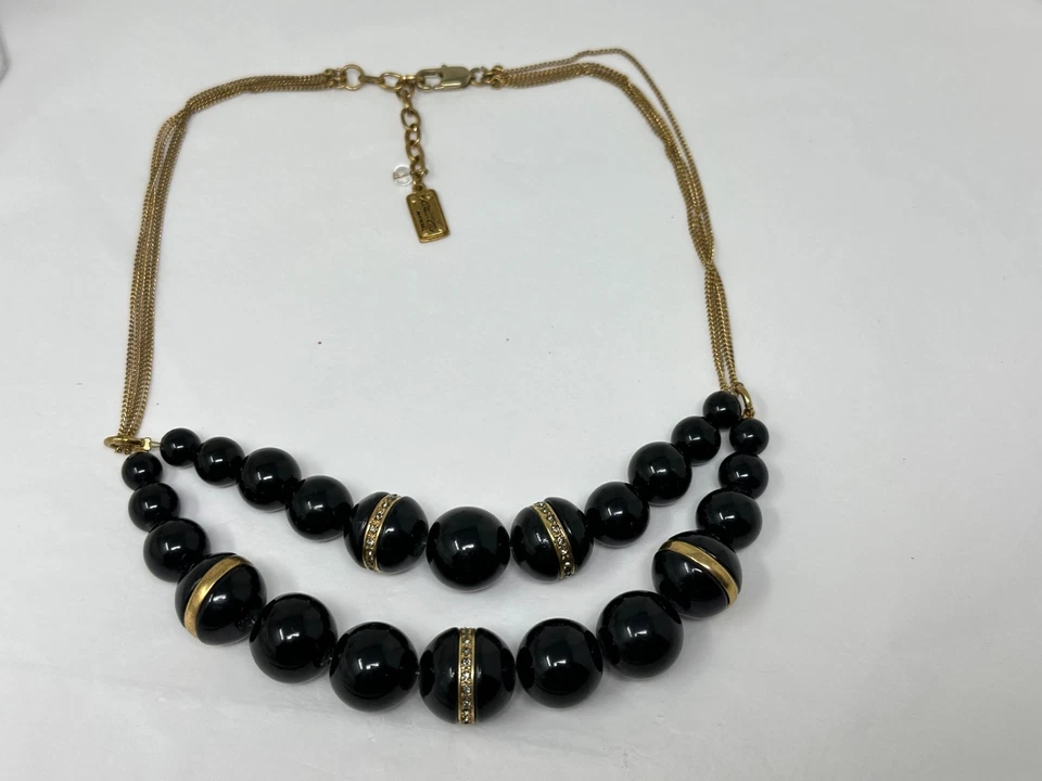 Colar KENNETH COLE tom dourado preto cinza lucite strass em camadas 16,5-18" - Imagem 4 de 4