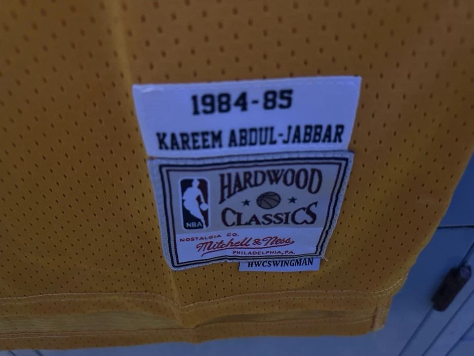 Camiseta deportiva Mitchell & Ness Hardwood Classics Kareem Abdul-Jabbar Lakers XLarge nueva con etiquetas Foto 3 de 4