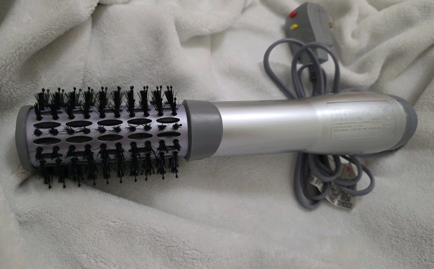 John Frieda Salon Shape 1.5" Ionic Hot Air Brush JFHA5 Frizz Ease Blow Out