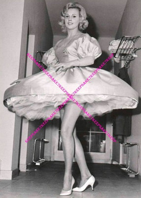 #ad PRETTY LEGGY DANCING LADY DRESS FLYING WAY UP HIGH 5x7 PHOTO BZ UP $6.25