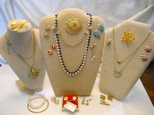 VTG 21 Pc Lot Gold Tone Jewelry Trifari/Graziano/1928/Monet 12 Kt.G.F. BSK More