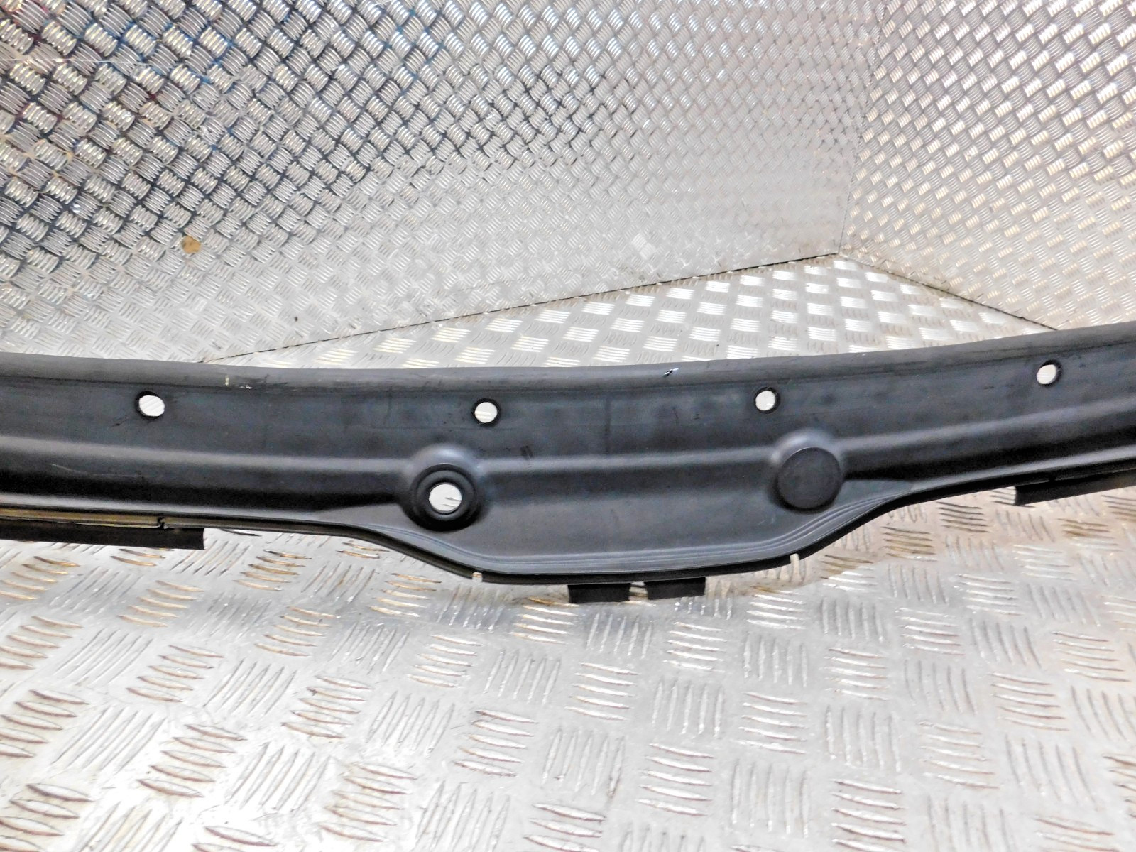 8402642 Bmw X5 Series E53 Cover Windshield Wiper Trim Front Windscreen Cover thumbnail 10