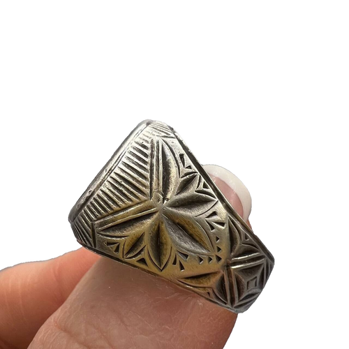 Anello uomo vintage massiccio argento 875 marcato gioielli principessa pesce URSS misura 9 - Foto 5 di 8