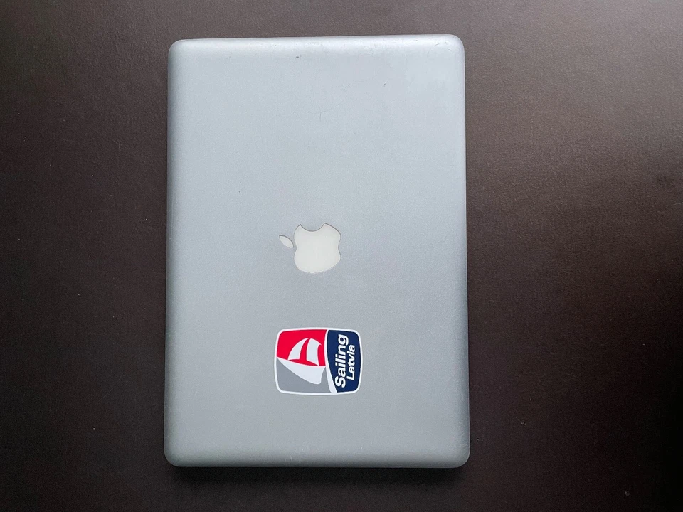 macbook pro 13 inch early 2011 480gb storage 16 gb RAM - Image 3 of 4