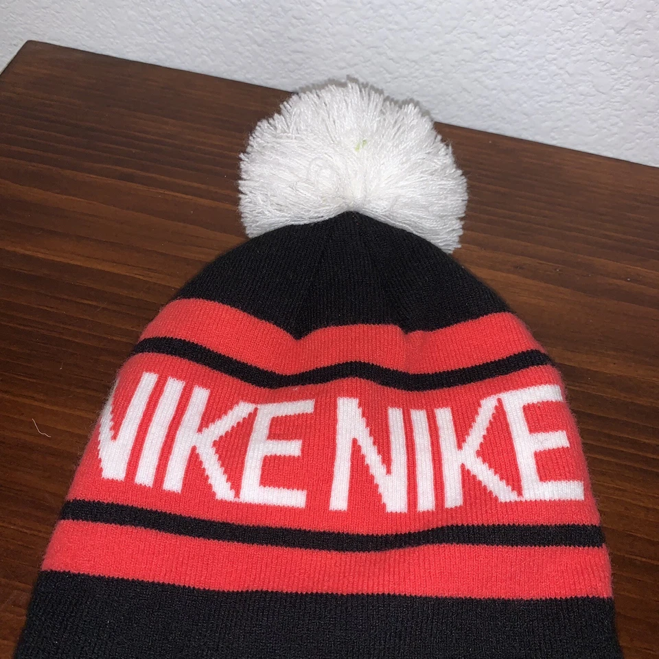ВИНТАЖНЫЙ Nike с манжетами Pom Pom Beanie черный красный один размер хлопок открытый бегун A1 - Изображение 3 из 4