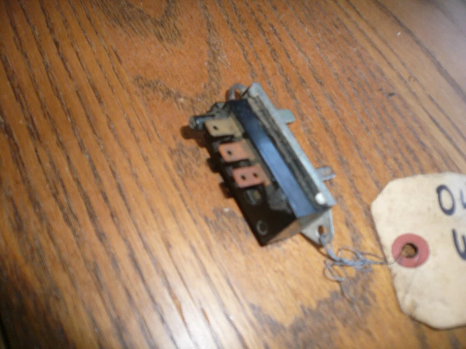 Oldsmobile Delta 88 98 Toronado 1972 1973 interruptor limpiaparabrisas 1994140 - usado Foto 2 de 4