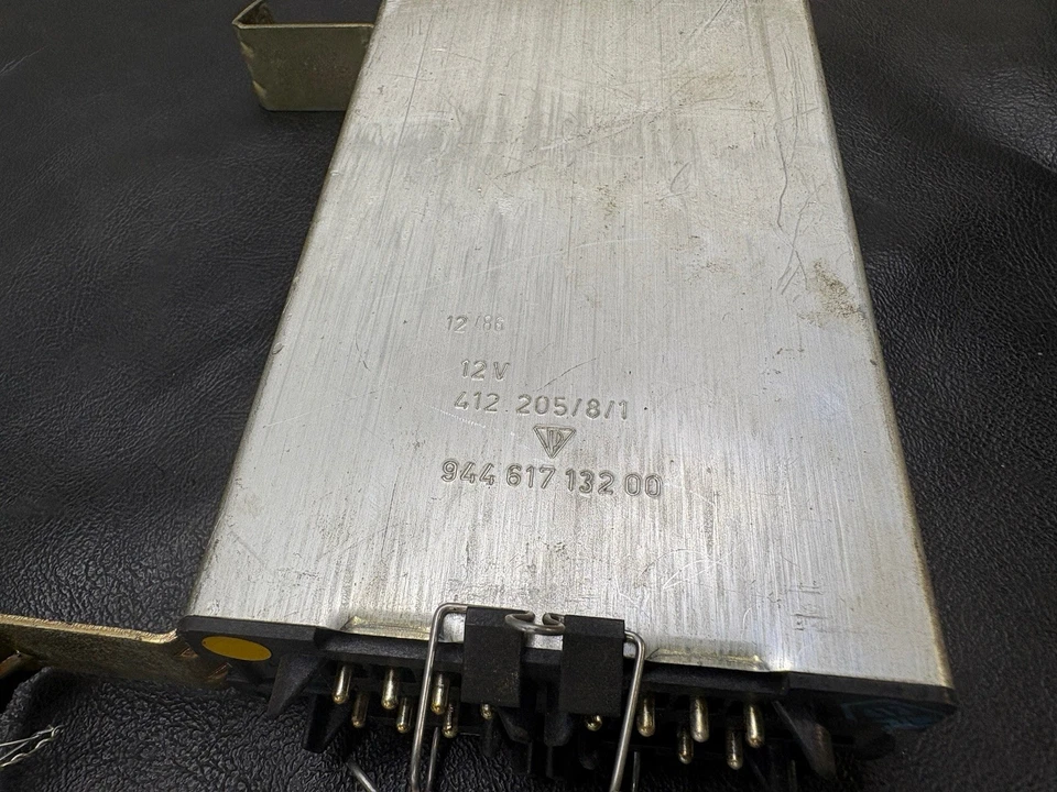 Компьютер круиз-контроля Porsche 944 - Изображение 3 из 3