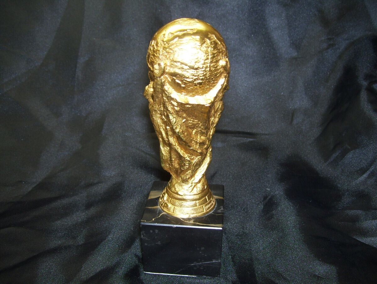 FIFA World cup 1974 Bertoni mini trophy and mascot