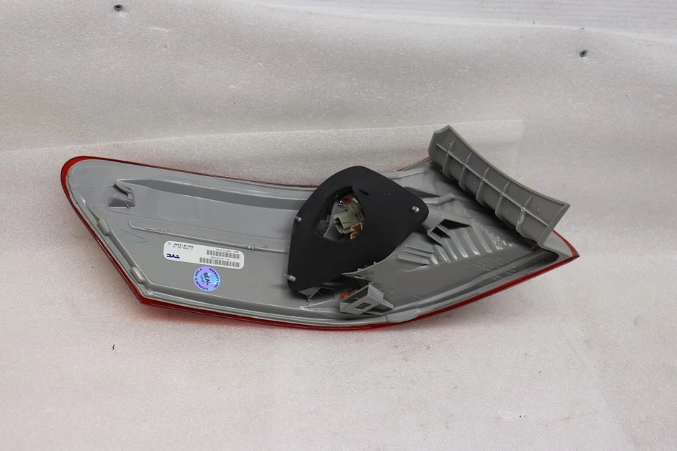 Luces traseras exteriores para pasajero derecho Toyota Camry 2007-2009 TYC Foto 4 de 4