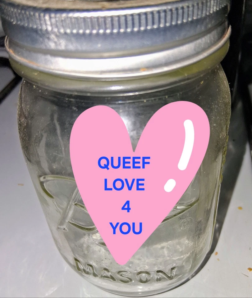 QUEEF em um frasco, novo e pronto para enviar mediante solicitação. Único de cada vez - Imagem 3 de 3