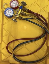 YELLOW JACKET HVAC Manifold Gauge Set 2-Valve Dual Gauges 3 Hoses R-22 R-404A