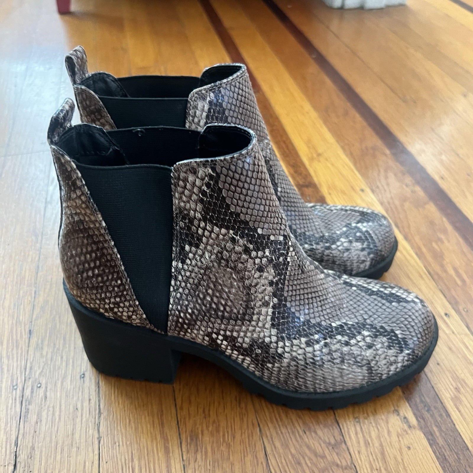 Dirty Laundry snakeskin boots python booties 7.5 … - image 1